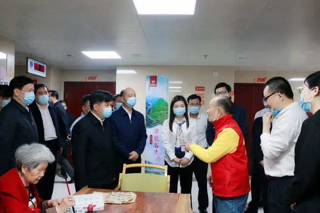 國家民政部李紀(jì)恒部長一行蒞臨福州市國德老年康養(yǎng)中心視察(圖7)